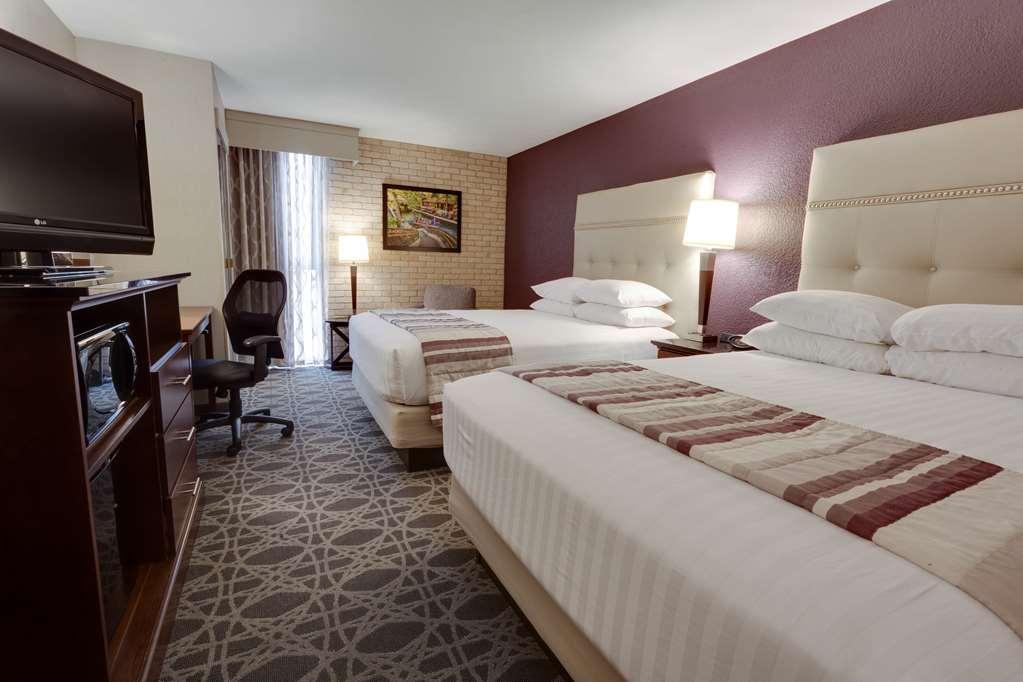 Drury Inn & Suites San Antonio Northeast Room photo